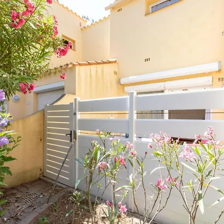 Apartment Les Cabestans 1-2-3-4 By Interhome Le Barcares